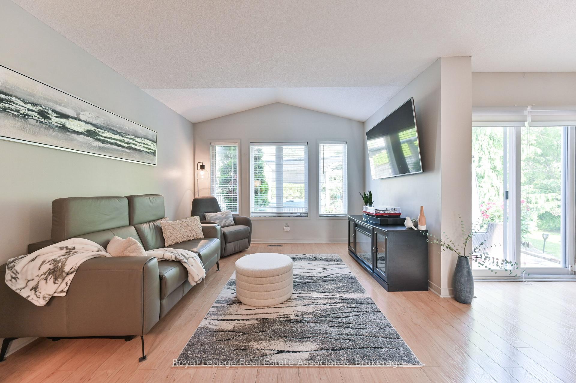 Photo 12 of 7514 Black Walnut Trail, Mississauga, Lisgar — HOMEH
