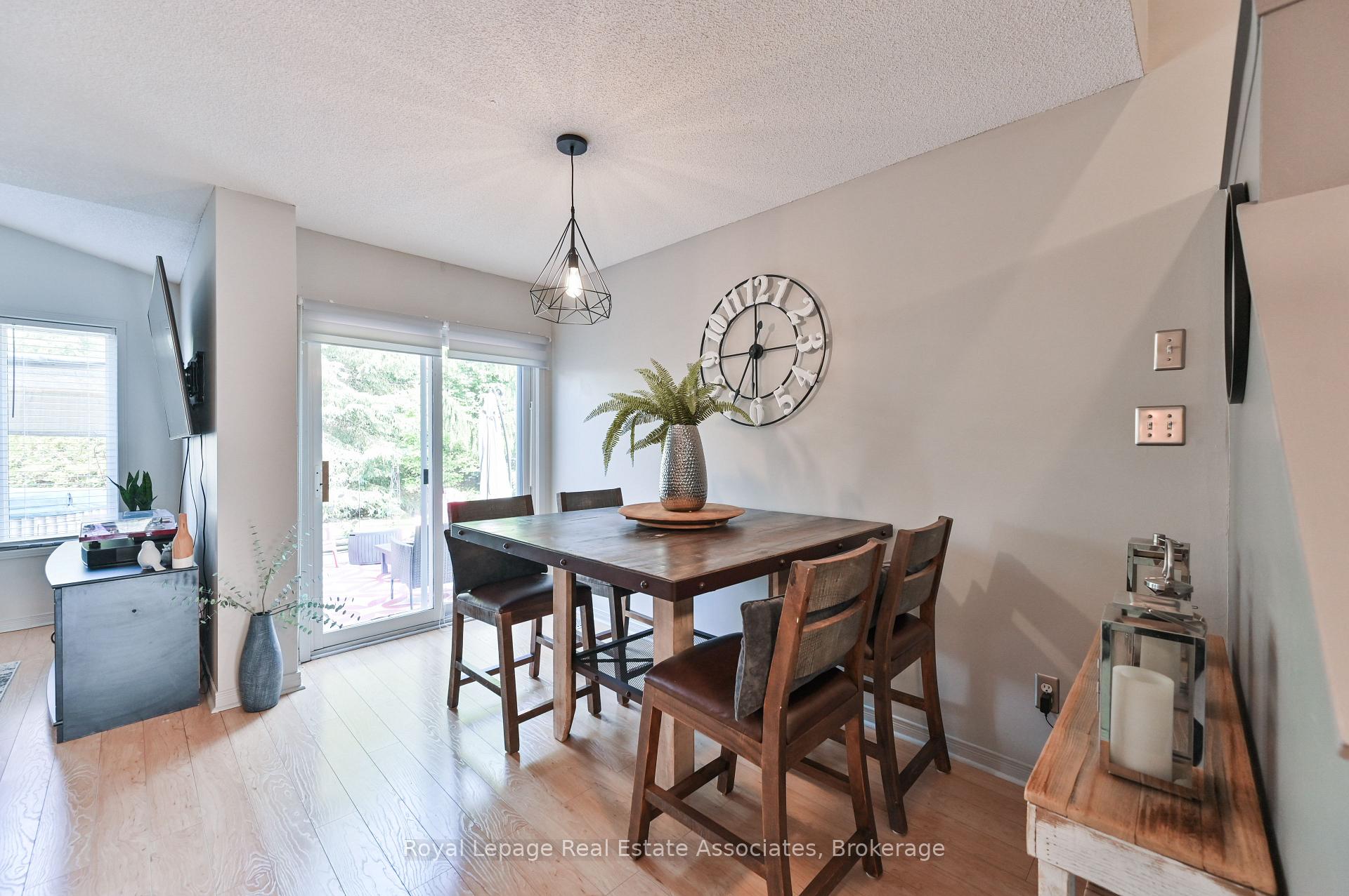 Photo 13 of 7514 Black Walnut Trail, Mississauga, Lisgar — HOMEH
