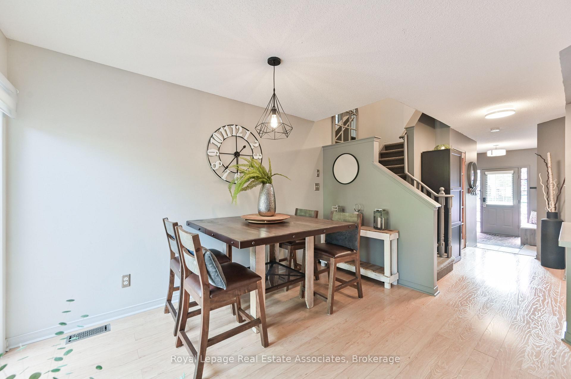 Photo 15 of 7514 Black Walnut Trail, Mississauga, Lisgar — HOMEH