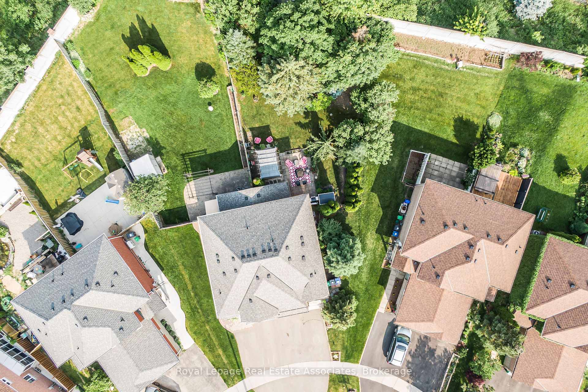 Photo 35 of 7514 Black Walnut Trail, Mississauga, Lisgar — HOMEH