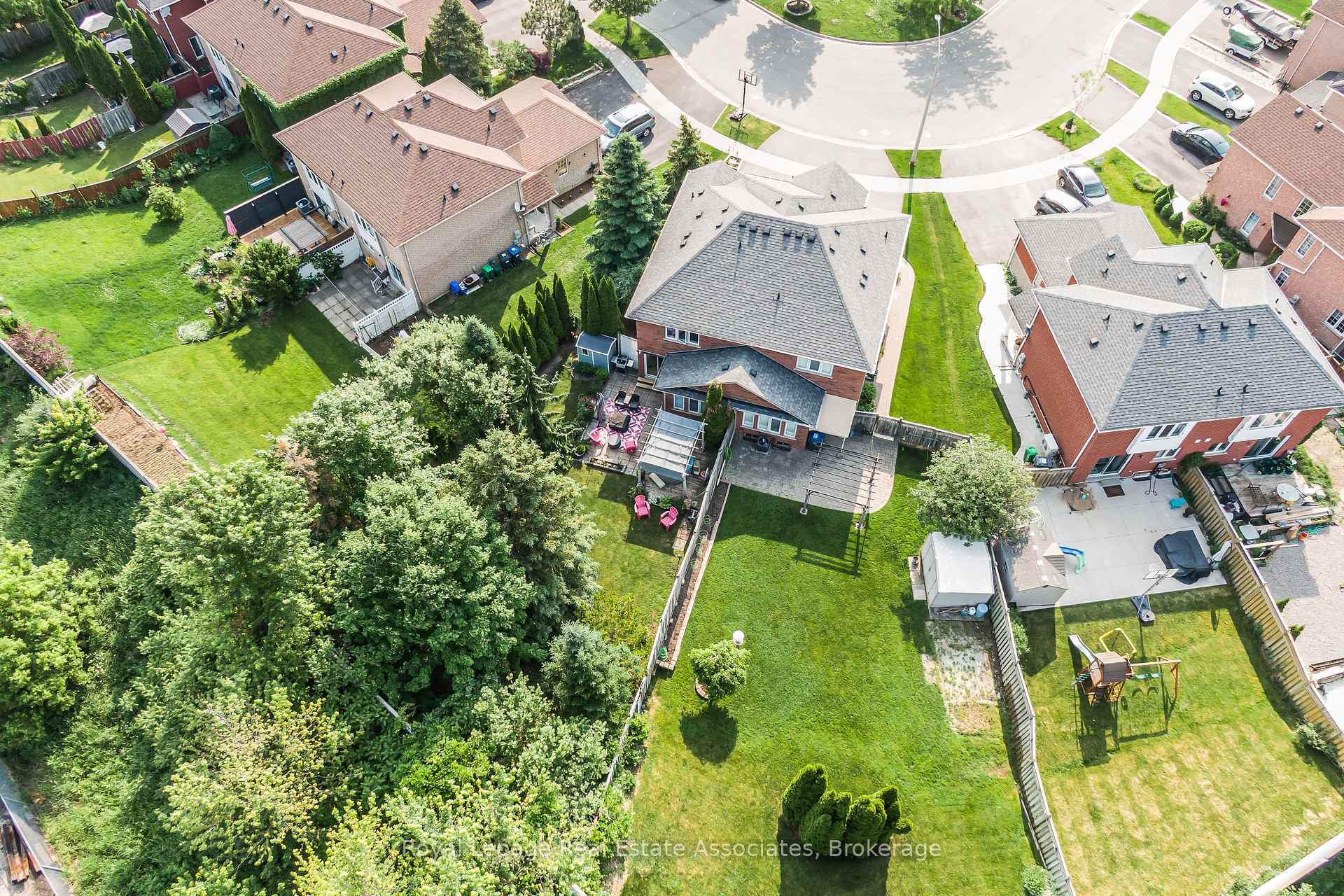 Photo 36 of 7514 Black Walnut Trail, Mississauga, Lisgar — HOMEH