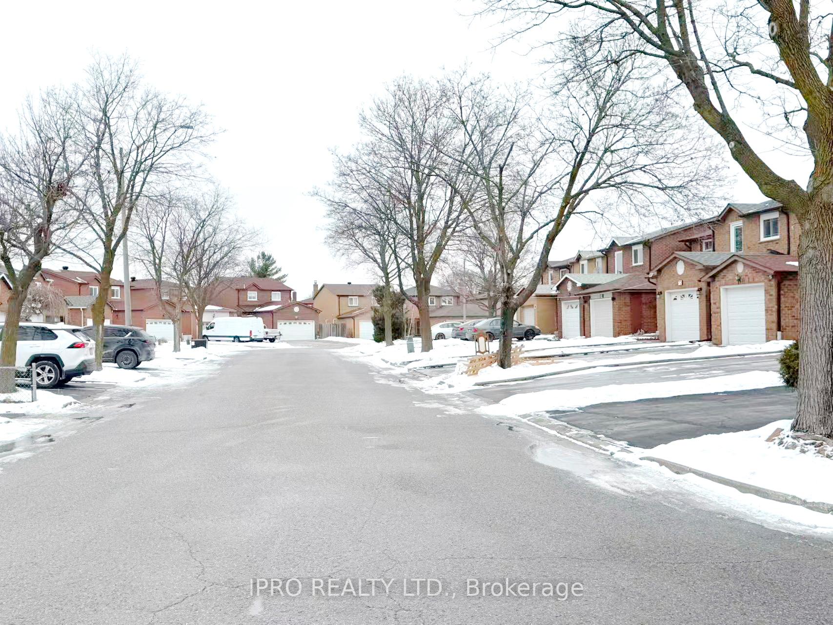 Photo 2 of 63 Kenley Crescent, Markham, Milliken Mills East — HOMEH