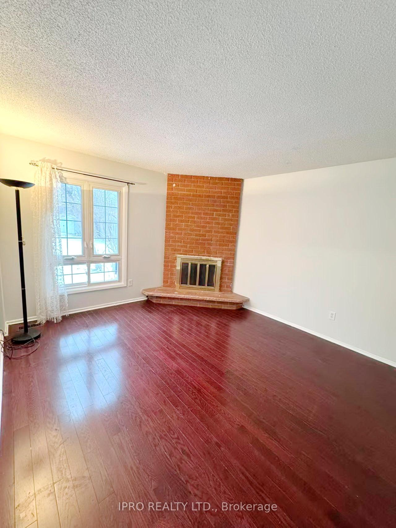 Photo 10 of 63 Kenley Crescent, Markham, Milliken Mills East — HOMEH