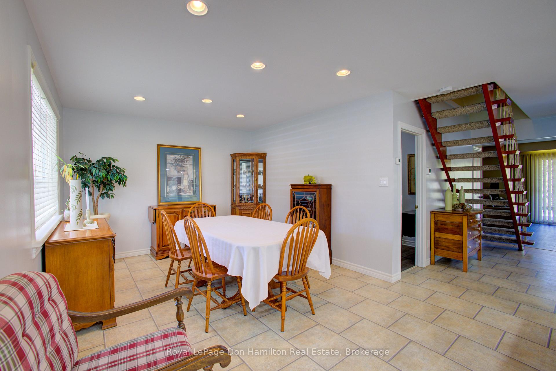 Photo 10 of 625 Elizabeth Street E, North Perth, Listowel — HOMEH