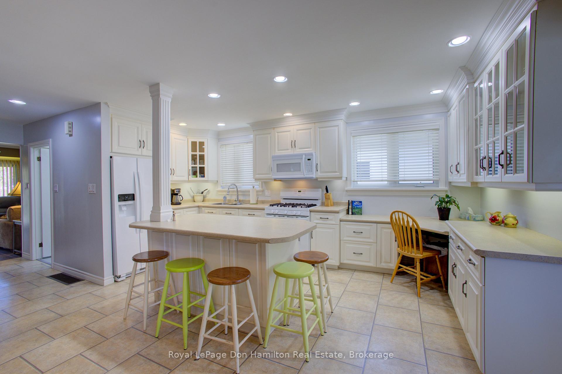 Photo 13 of 625 Elizabeth Street E, North Perth, Listowel — HOMEH
