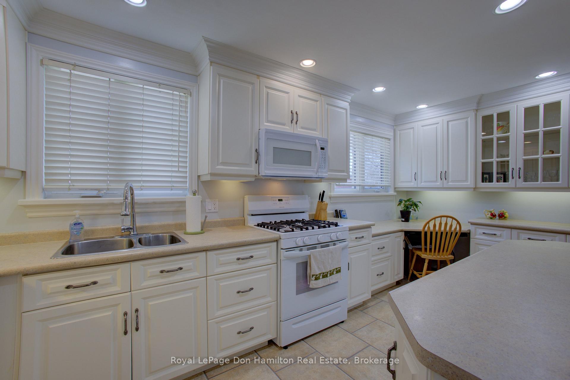 Photo 15 of 625 Elizabeth Street E, North Perth, Listowel — HOMEH
