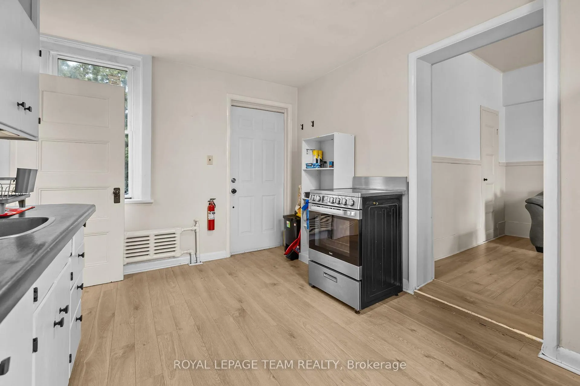 Photo 11 of Unit C, 10 Glen Avenue, Smiths Falls — HOMEH