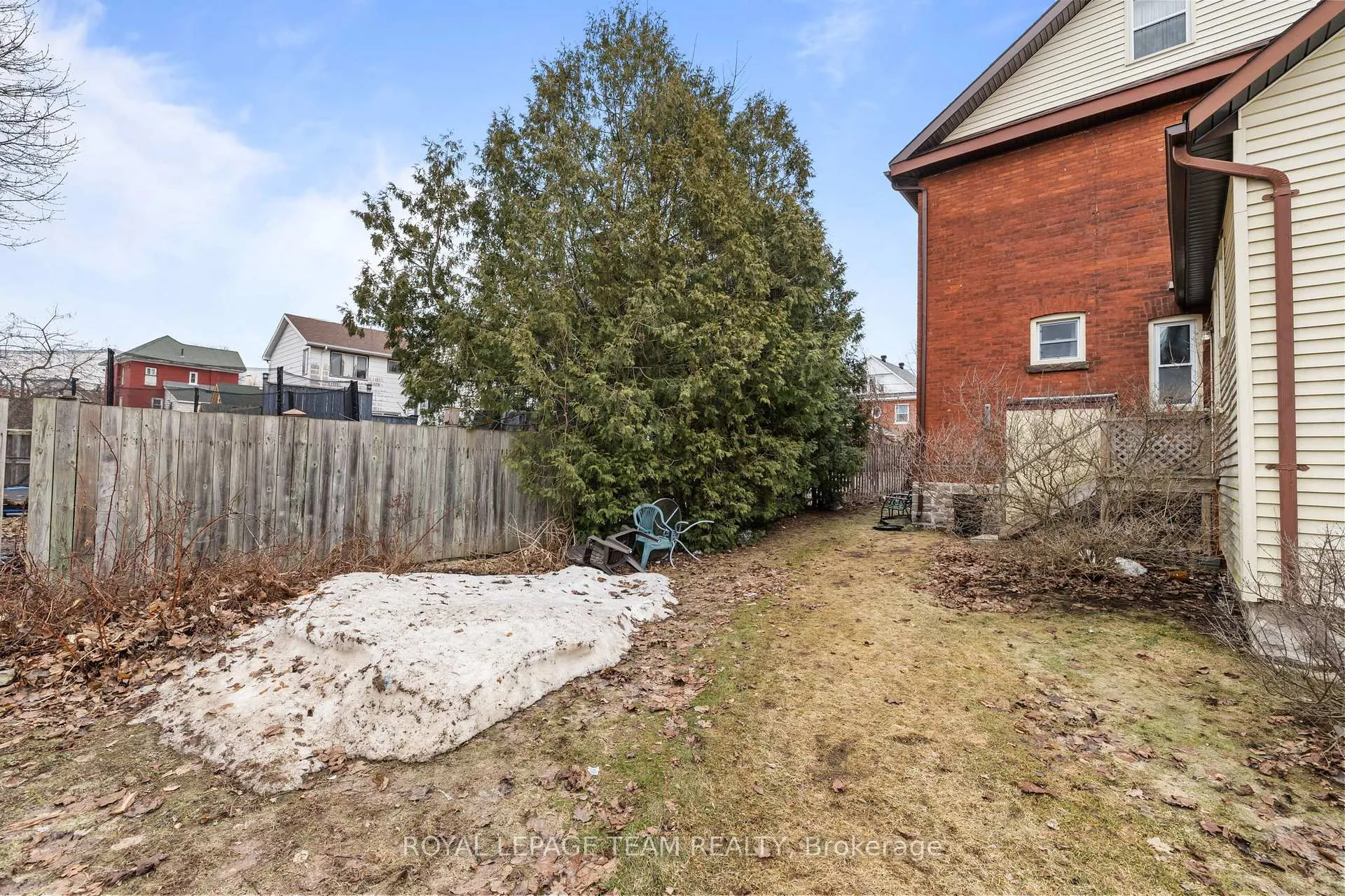 Photo 16 of Unit C, 10 Glen Avenue, Smiths Falls — HOMEH
