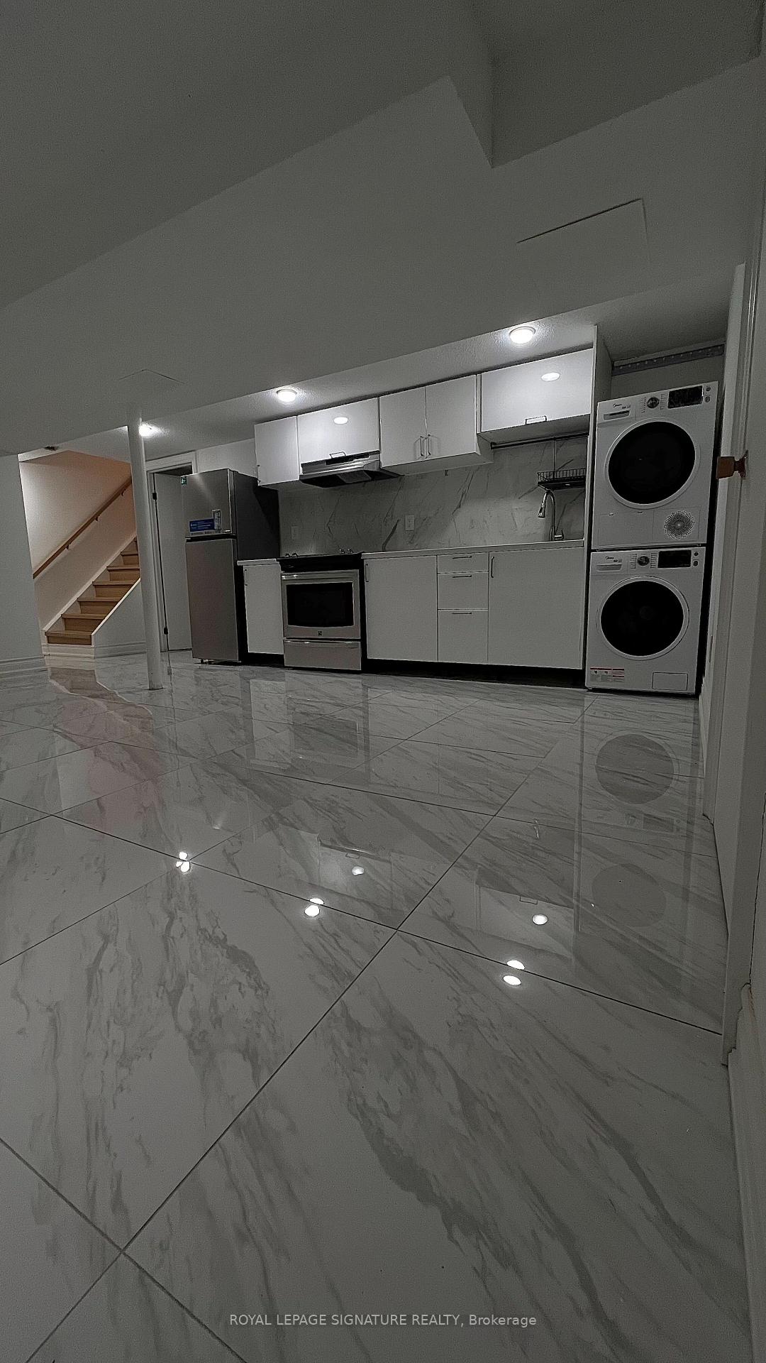 Photo 3 of 71 Innisbrook Crescent, Markham, Aileen-Willowbrook — HOMEH