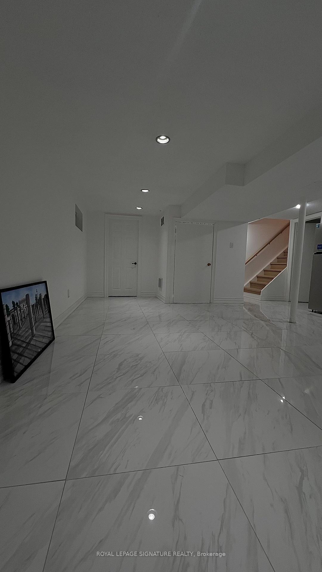 Photo 4 of 71 Innisbrook Crescent, Markham, Aileen-Willowbrook — HOMEH
