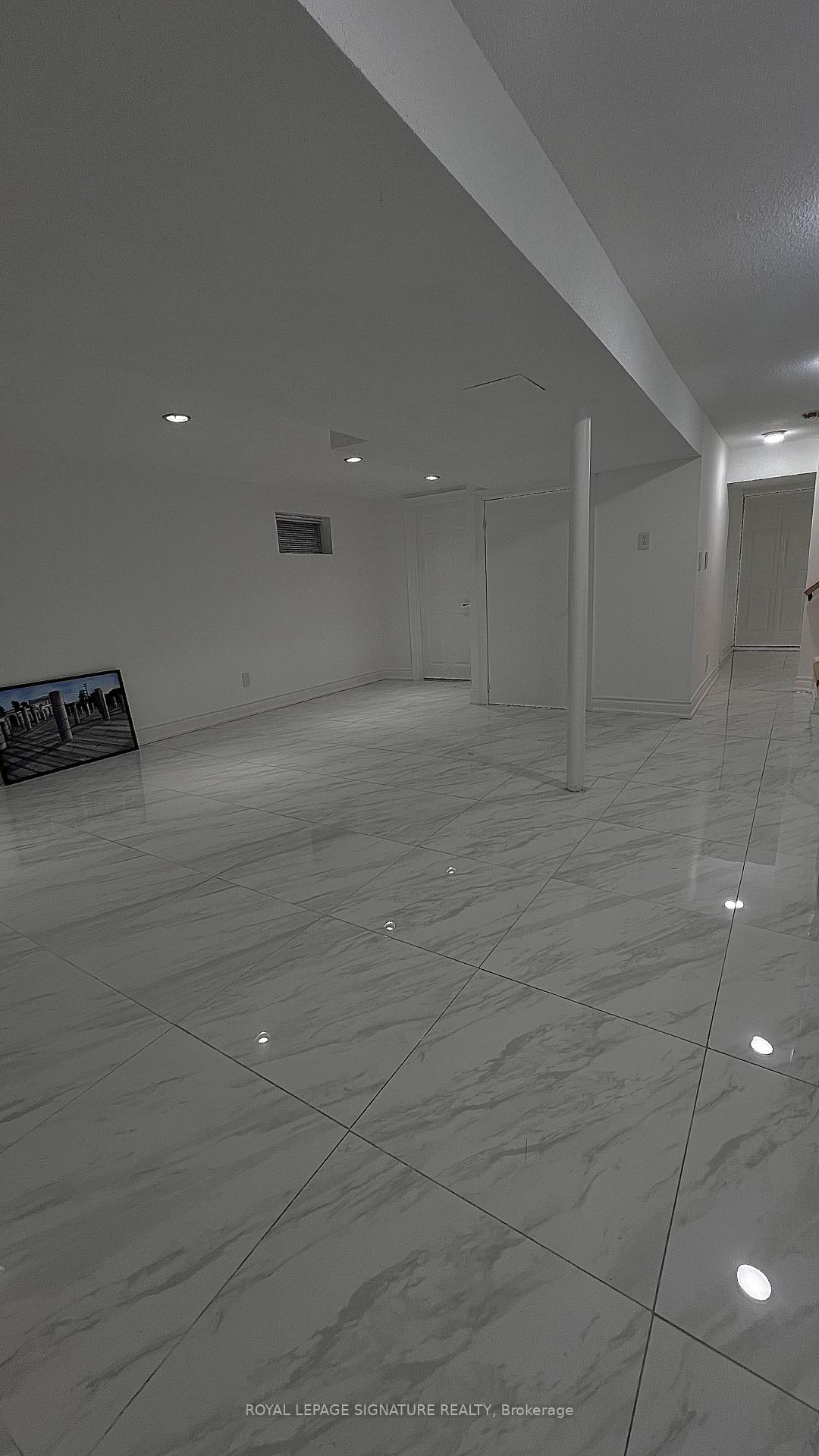 Photo 5 of 71 Innisbrook Crescent, Markham, Aileen-Willowbrook — HOMEH