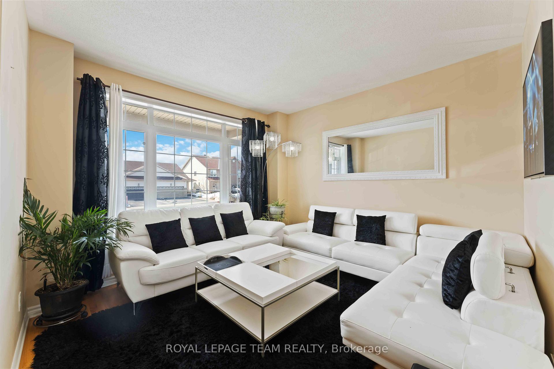 Photo 8 of 356 Saddleridge Drive, Ottawa, Mer Bleue/Bradley Estates/Anderson Park — HOMEH