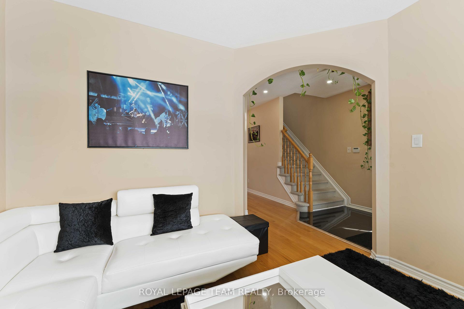 Photo 10 of 356 Saddleridge Drive, Ottawa, Mer Bleue/Bradley Estates/Anderson Park — HOMEH
