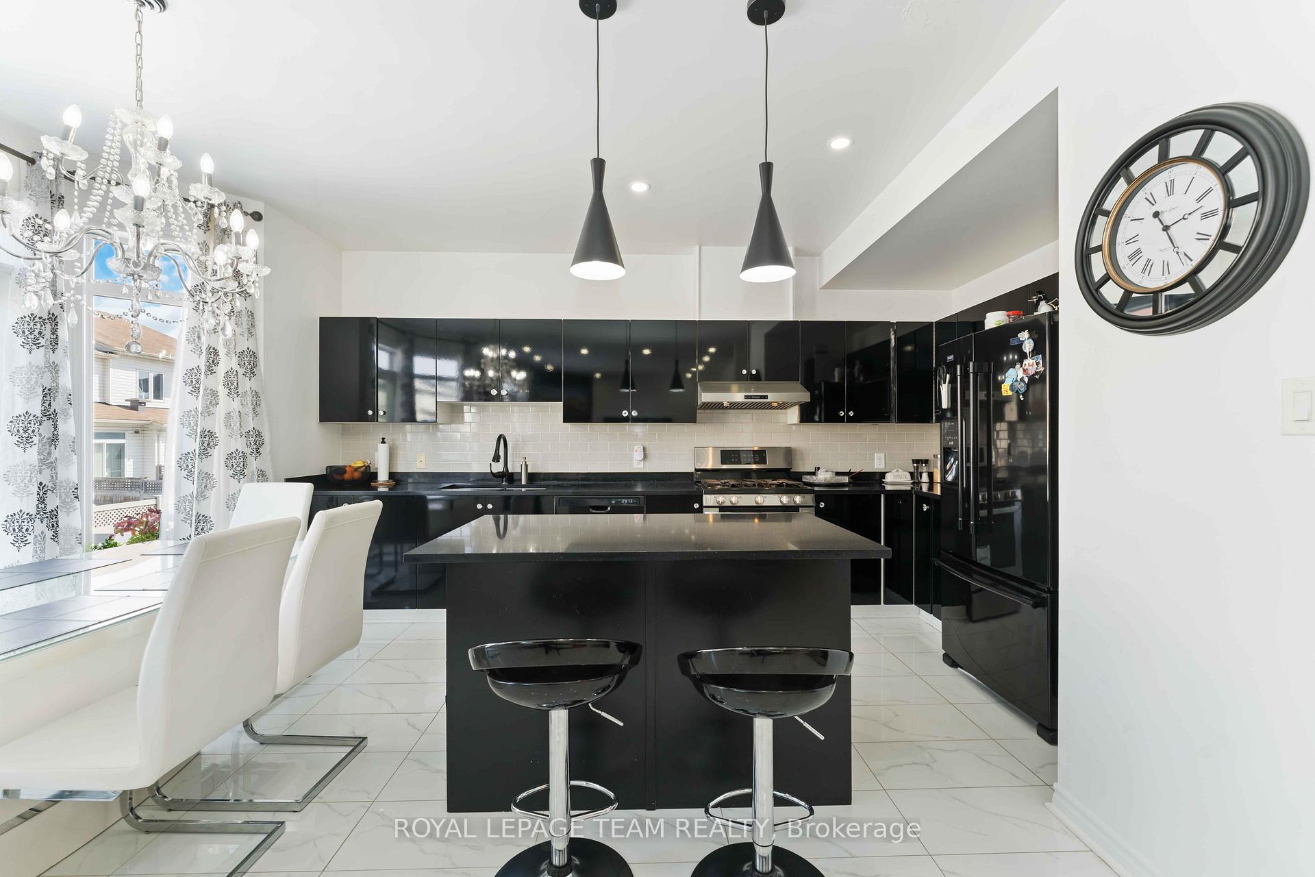 Photo 15 of 356 Saddleridge Drive, Ottawa, Mer Bleue/Bradley Estates/Anderson Park — HOMEH