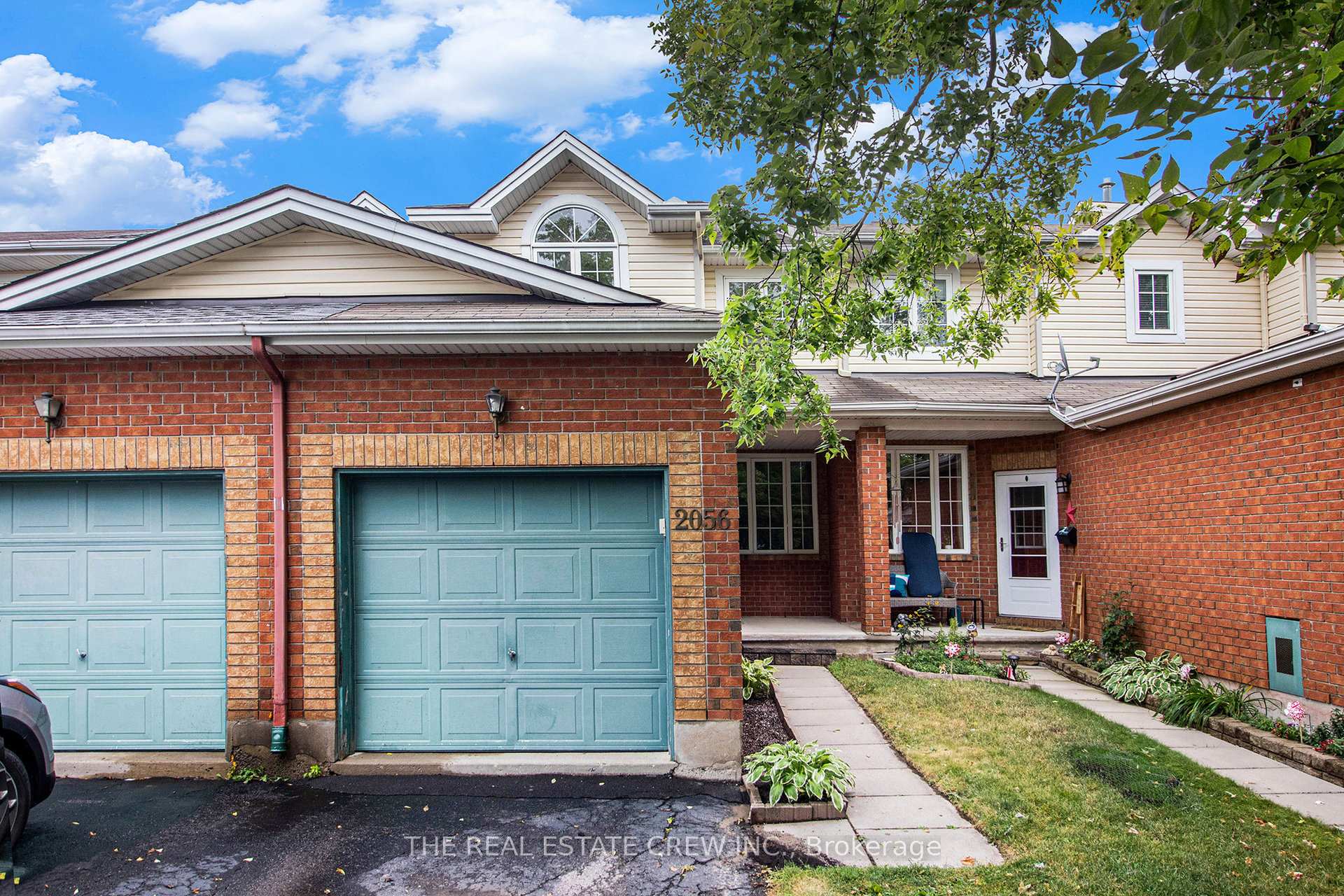 Photo 2 of 2056 Scully Way S, Ottawa, Fallingbrook/Gardenway South — HOMEH