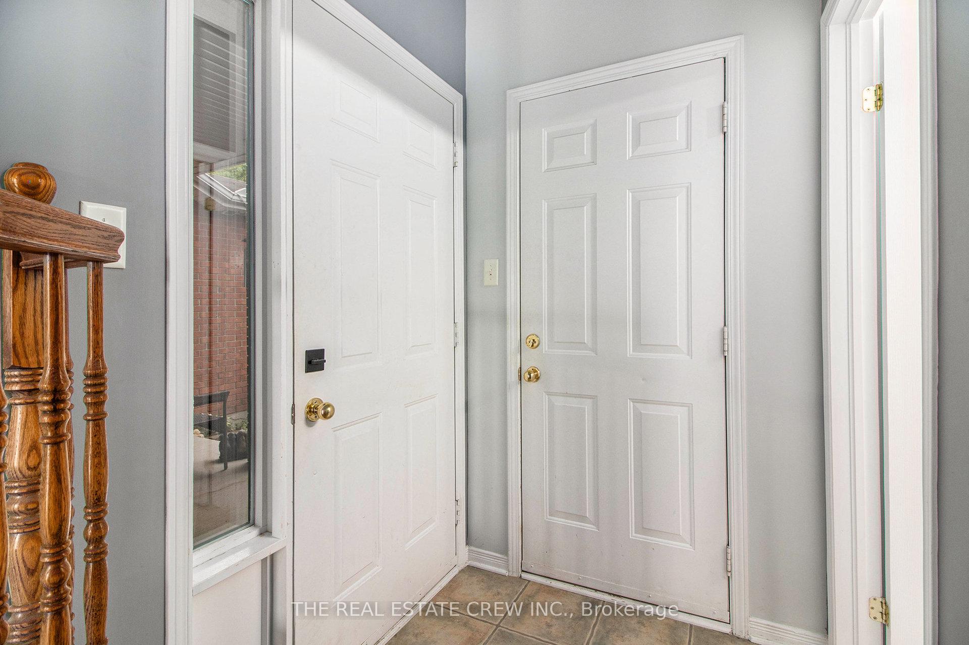 Photo 3 of 2056 Scully Way S, Ottawa, Fallingbrook/Gardenway South — HOMEH