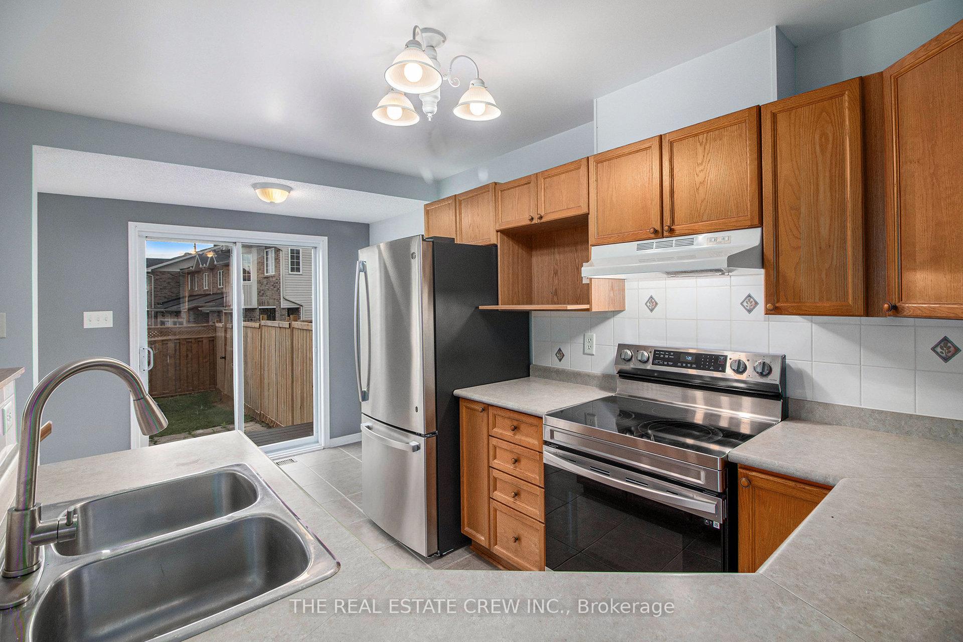 Photo 11 of 2056 Scully Way S, Ottawa, Fallingbrook/Gardenway South — HOMEH