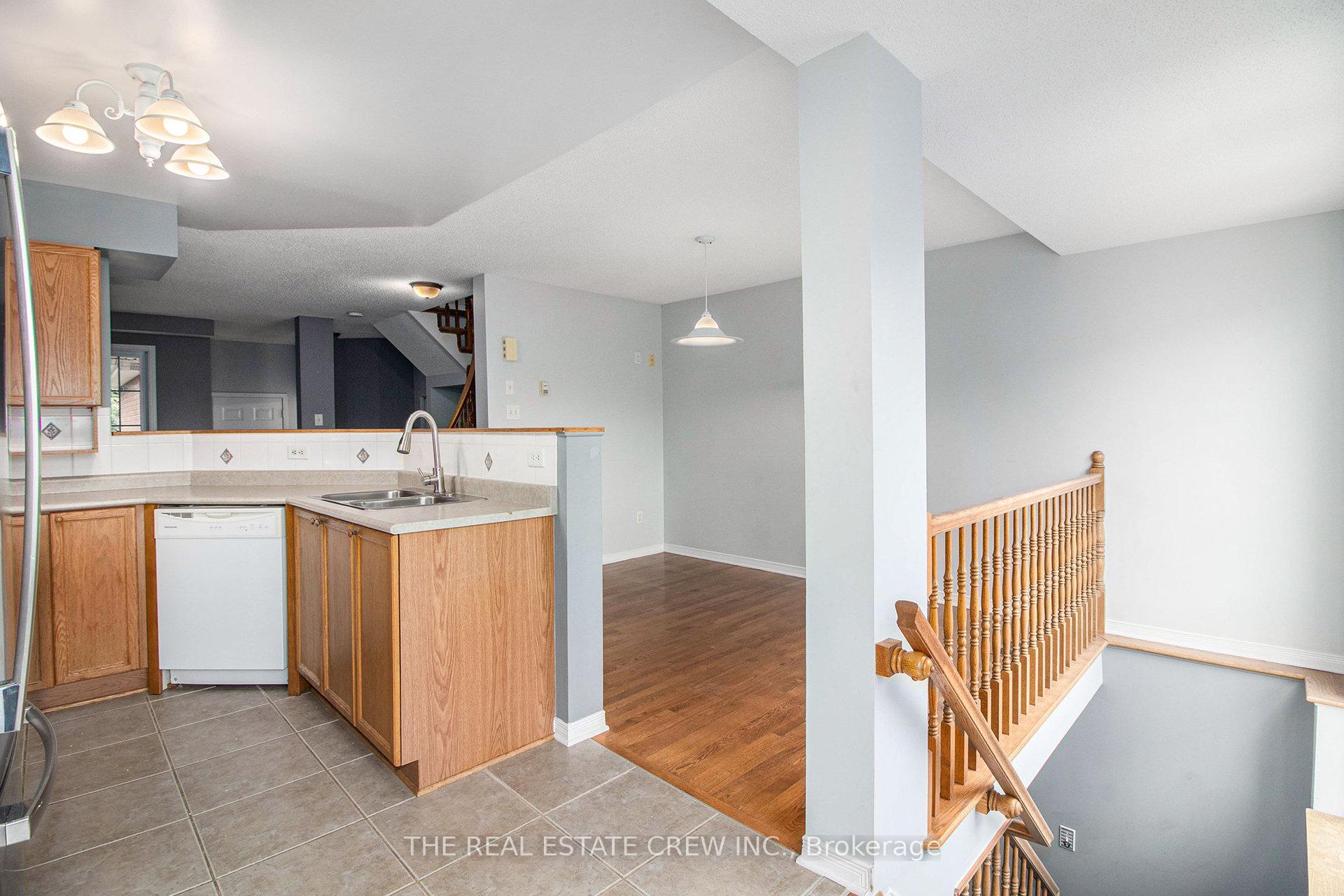 Photo 13 of 2056 Scully Way S, Ottawa, Fallingbrook/Gardenway South — HOMEH