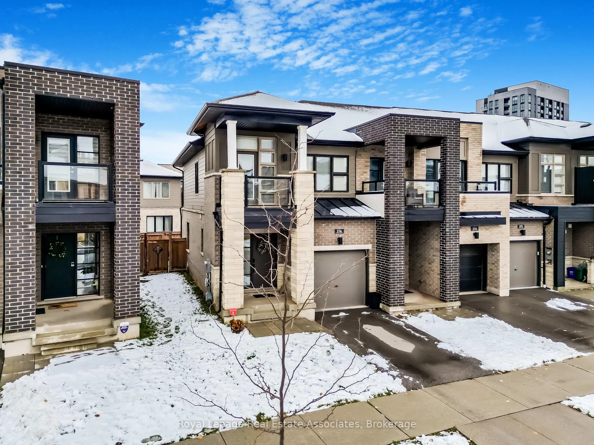 Photo 2 of 376 Wheat Boom Drive, Oakville, Joshua Meadows — HOMEH