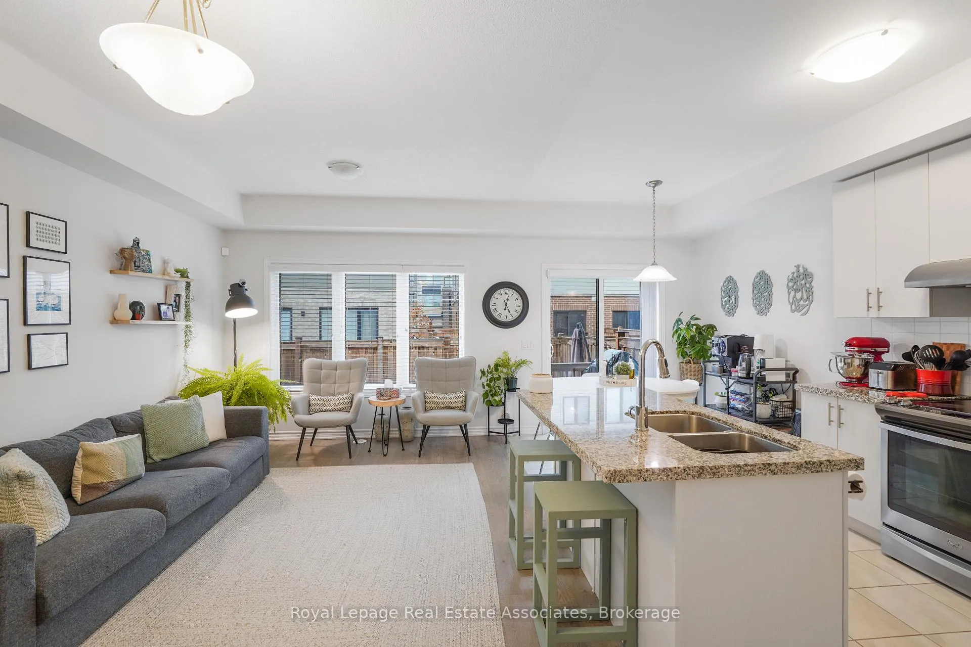 Photo 6 of 376 Wheat Boom Drive, Oakville, Joshua Meadows — HOMEH
