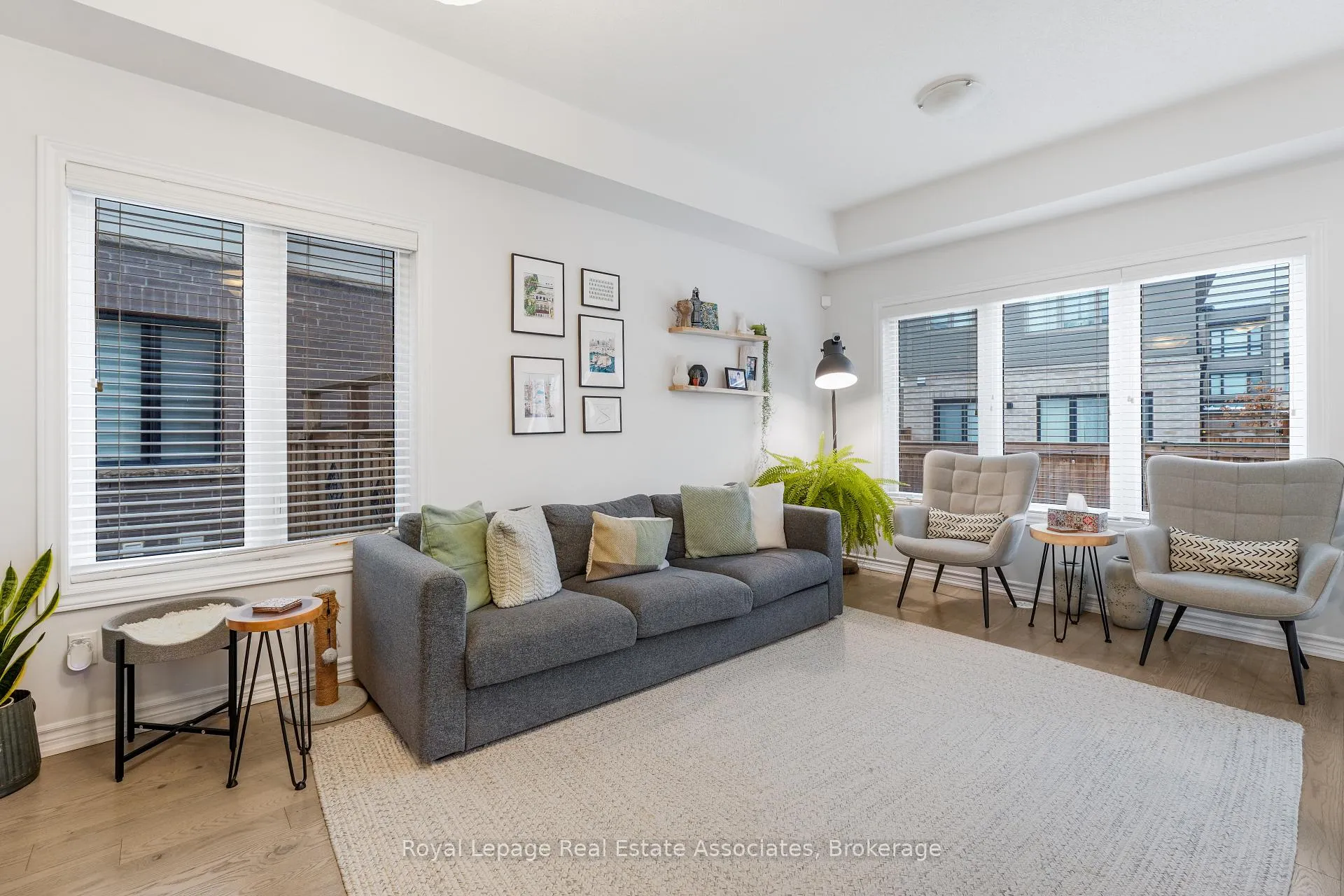 Photo 7 of 376 Wheat Boom Drive, Oakville, Joshua Meadows — HOMEH