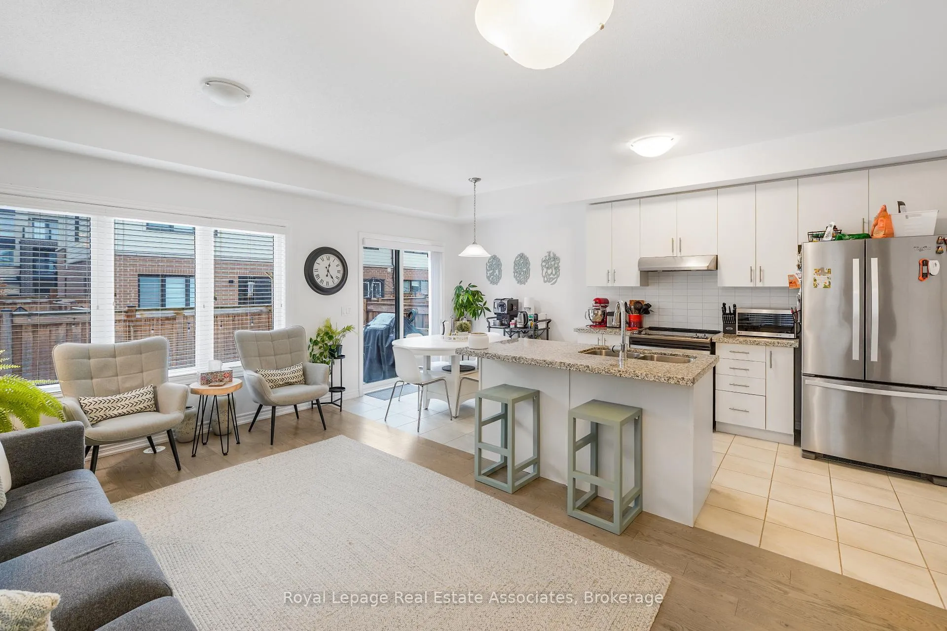 Photo 8 of 376 Wheat Boom Drive, Oakville, Joshua Meadows — HOMEH