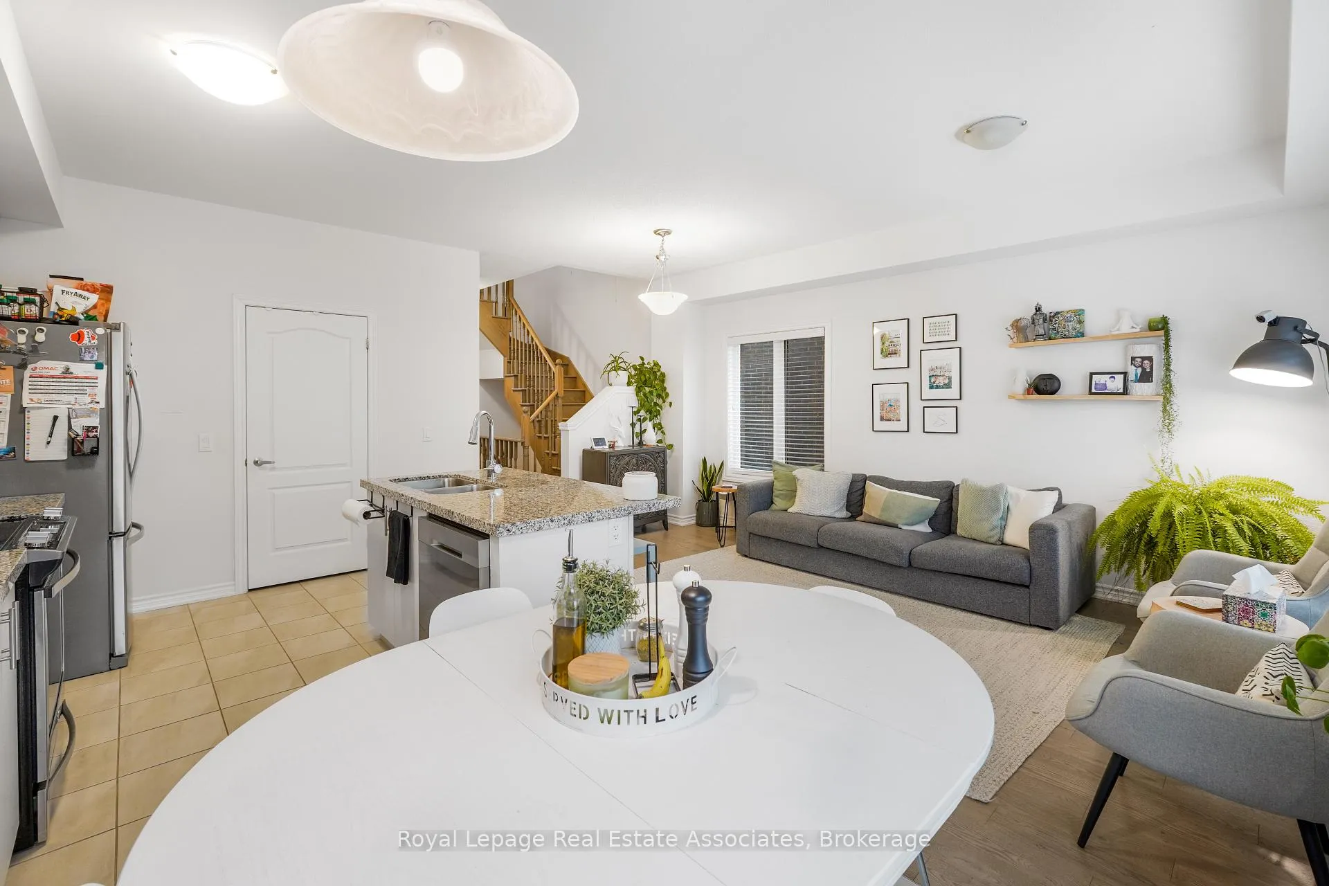 Photo 12 of 376 Wheat Boom Drive, Oakville, Joshua Meadows — HOMEH