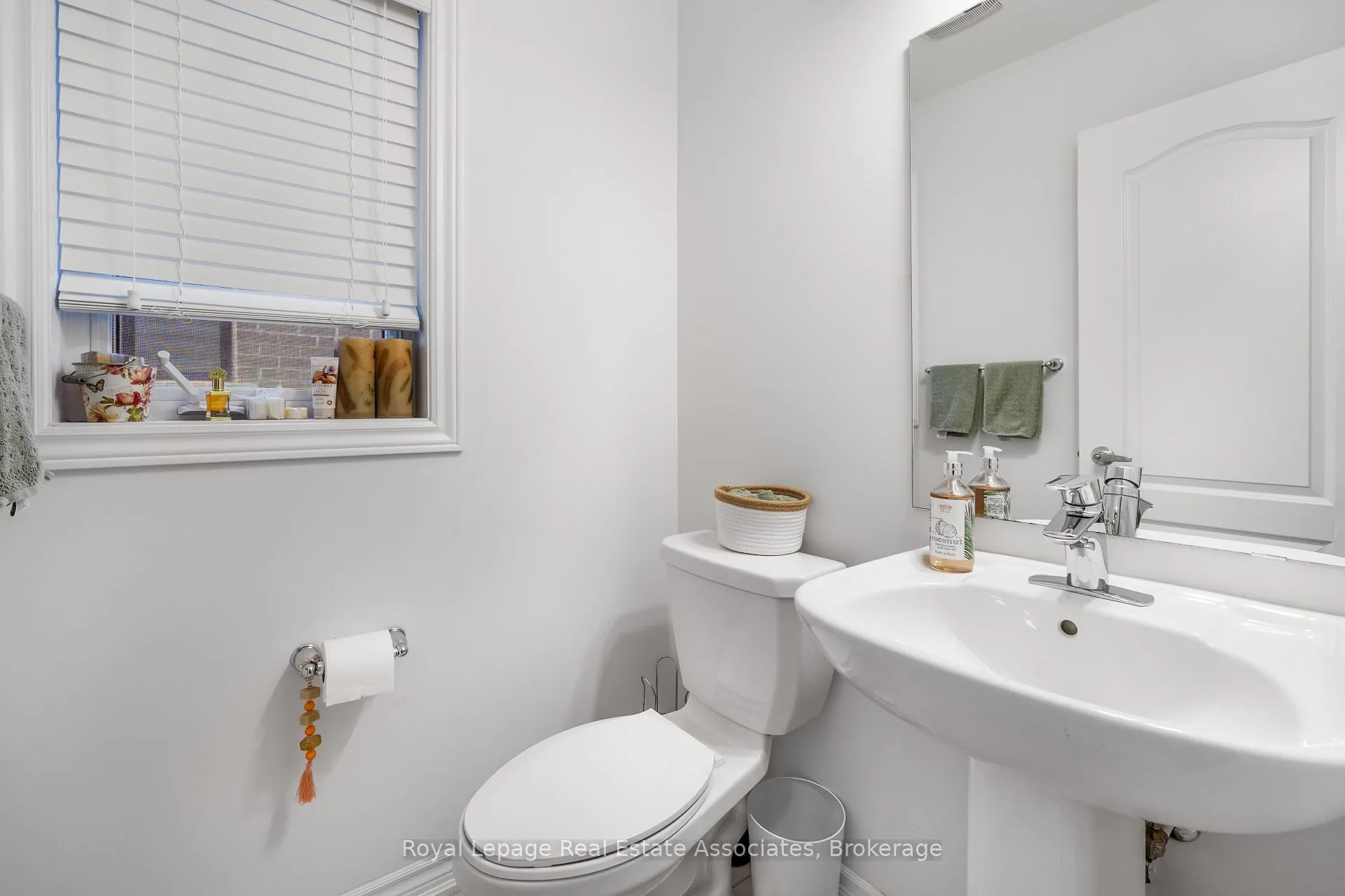 Photo 14 of 376 Wheat Boom Drive, Oakville, Joshua Meadows — HOMEH