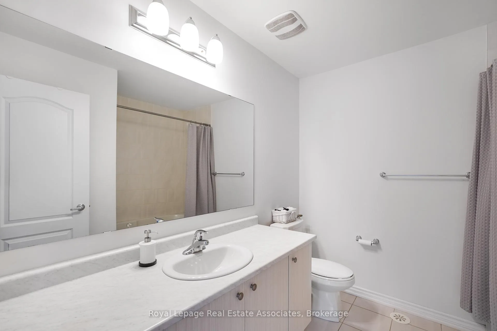 Photo 27 of 376 Wheat Boom Drive, Oakville, Joshua Meadows — HOMEH