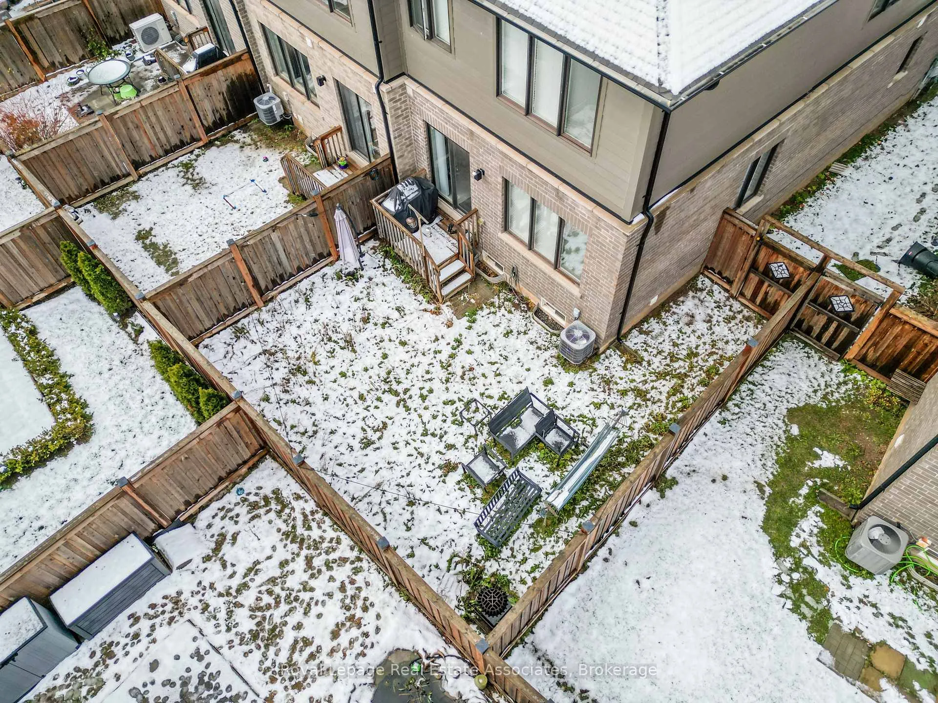 Photo 33 of 376 Wheat Boom Drive, Oakville, Joshua Meadows — HOMEH