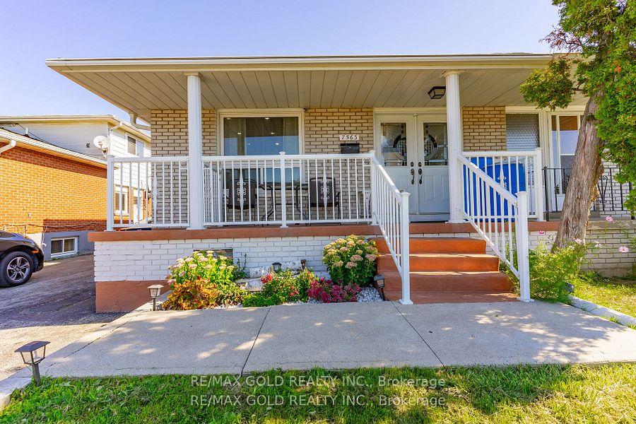 Photo 3 of 7563 Langworthy Drive, Mississauga, Malton — HOMEH