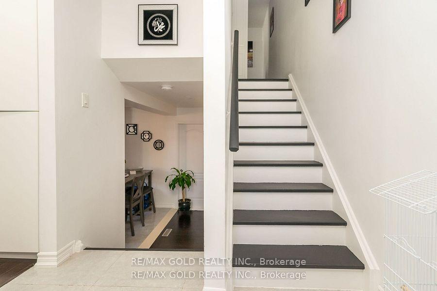 Photo 17 of 7563 Langworthy Drive, Mississauga, Malton — HOMEH