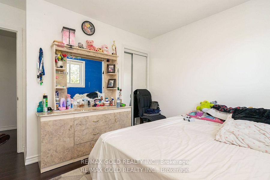 Photo 19 of 7563 Langworthy Drive, Mississauga, Malton — HOMEH