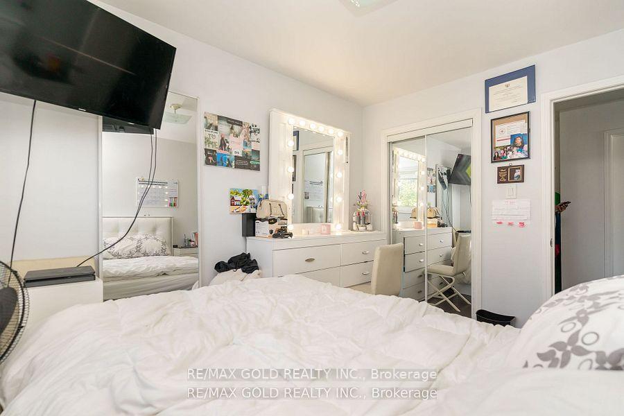 Photo 24 of 7563 Langworthy Drive, Mississauga, Malton — HOMEH