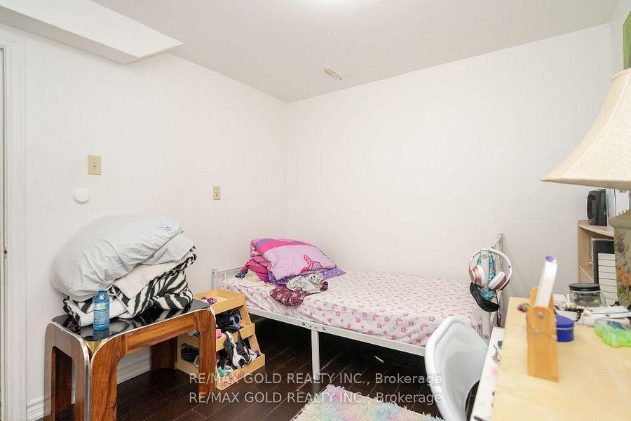 Photo 37 of 7563 Langworthy Drive, Mississauga, Malton — HOMEH