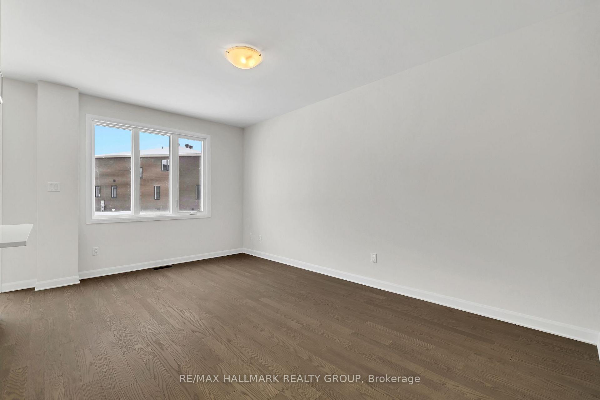 Photo 8 of 310 Establish Avenue, Ottawa, Avalon West — HOMEH
