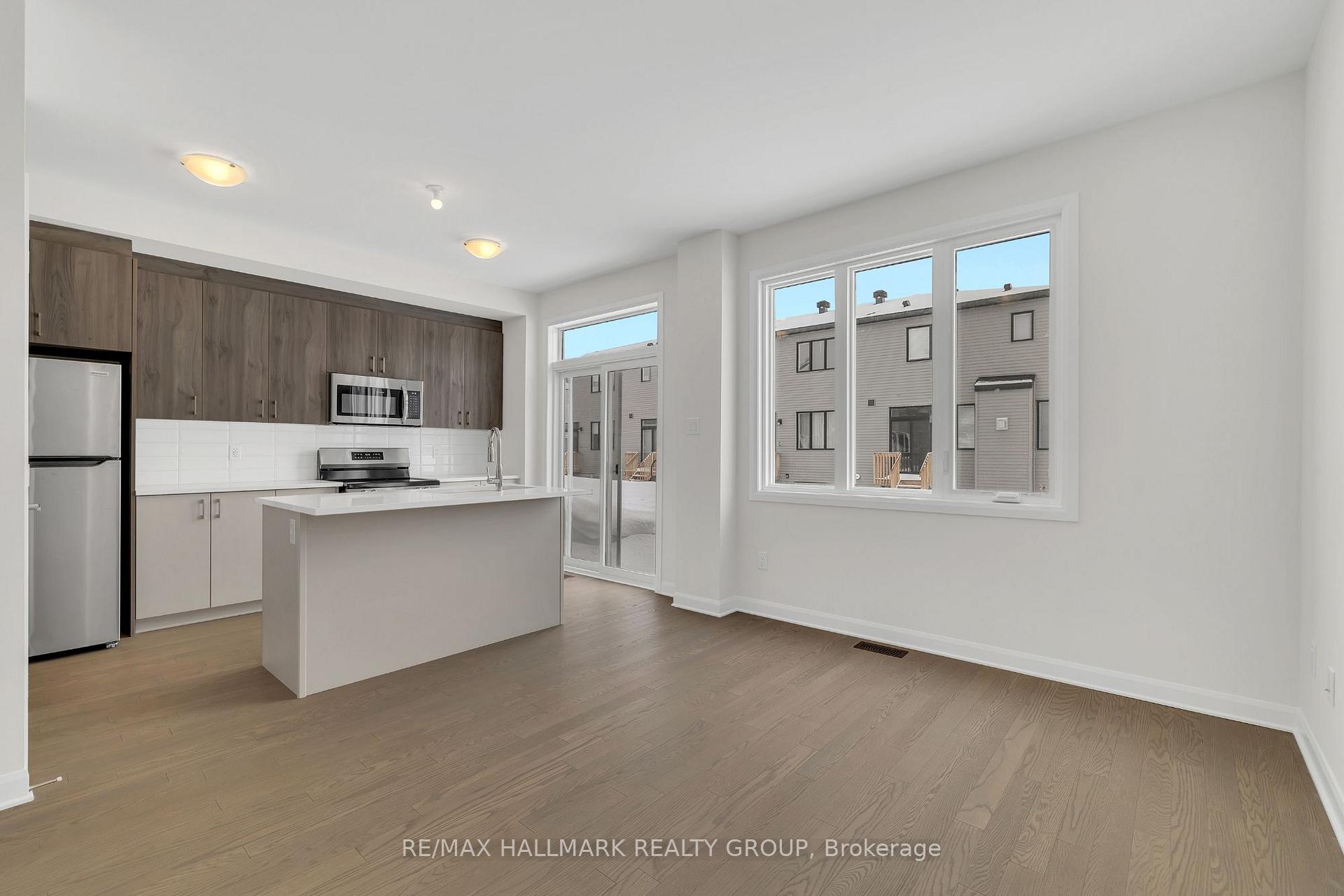 Photo 10 of 310 Establish Avenue, Ottawa, Avalon West — HOMEH
