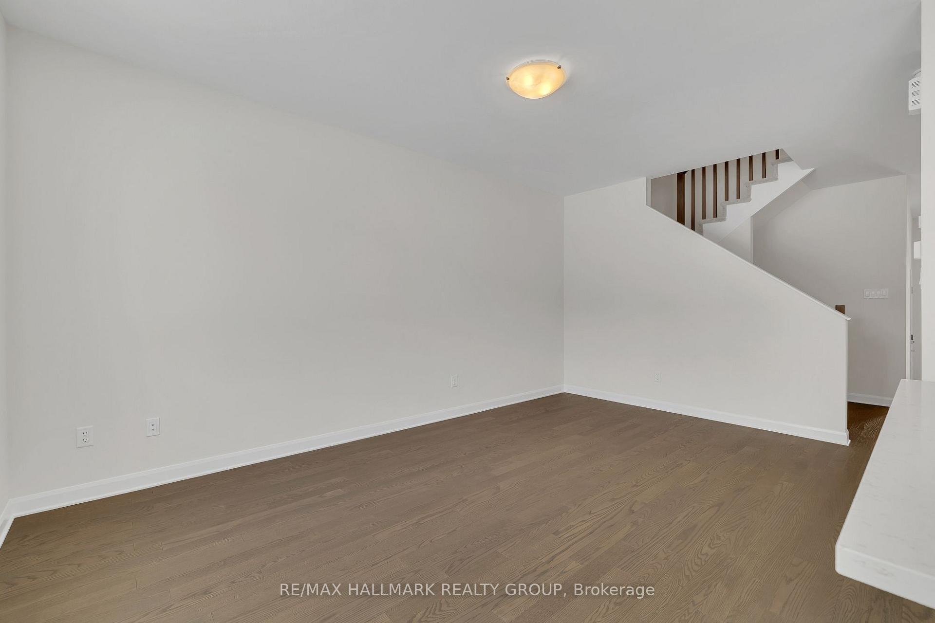 Photo 11 of 310 Establish Avenue, Ottawa, Avalon West — HOMEH
