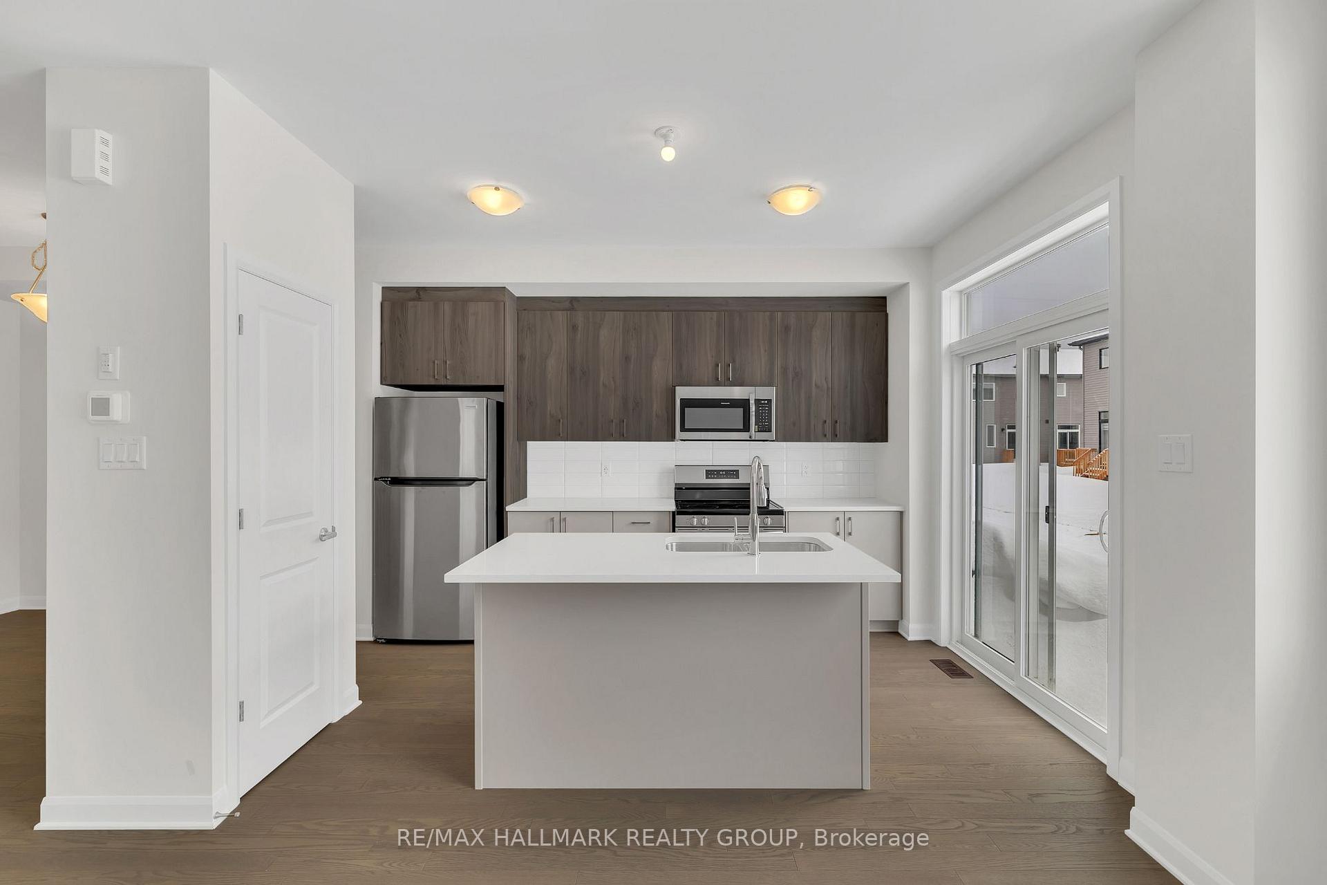 Photo 13 of 310 Establish Avenue, Ottawa, Avalon West — HOMEH