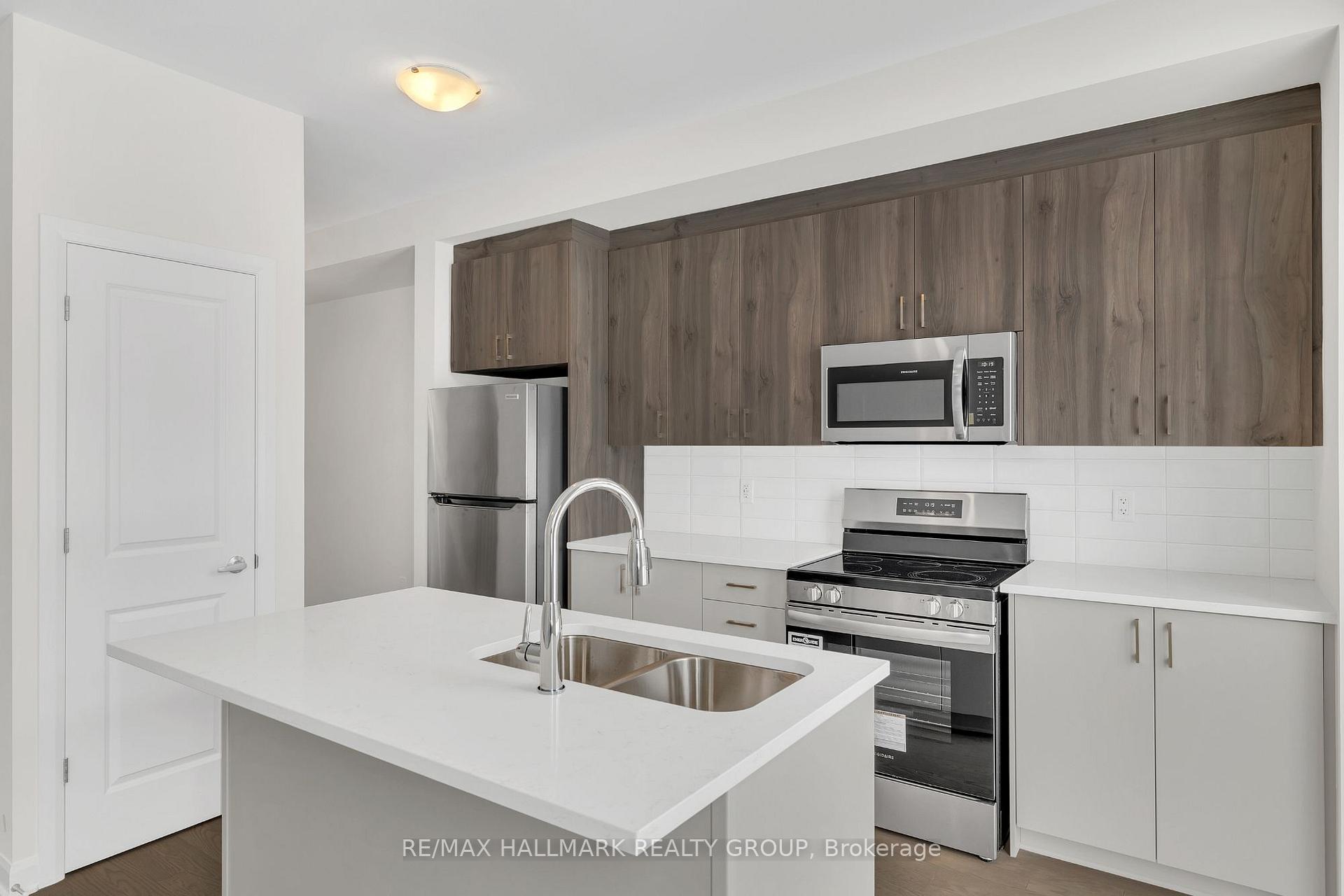 Photo 16 of 310 Establish Avenue, Ottawa, Avalon West — HOMEH