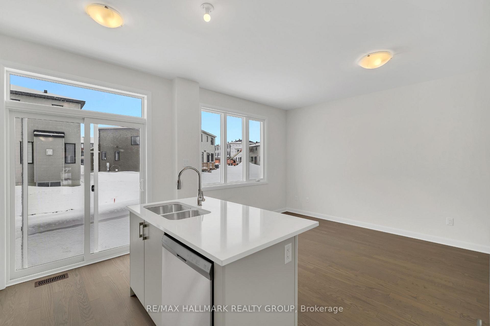 Photo 18 of 310 Establish Avenue, Ottawa, Avalon West — HOMEH