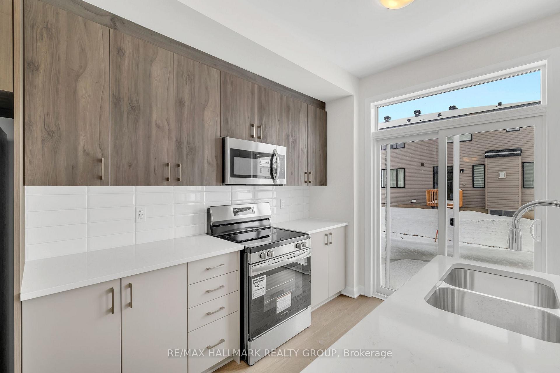 Photo 20 of 310 Establish Avenue, Ottawa, Avalon West — HOMEH