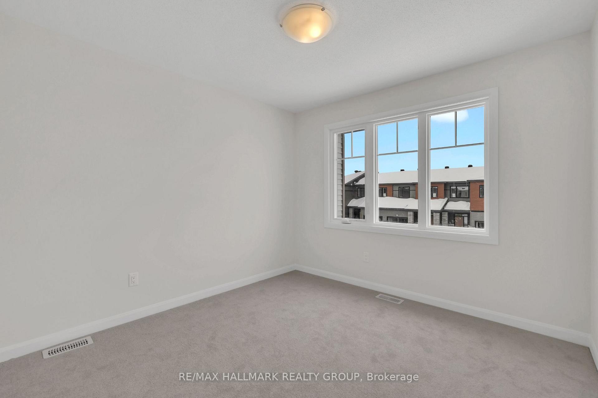 Photo 33 of 310 Establish Avenue, Ottawa, Avalon West — HOMEH