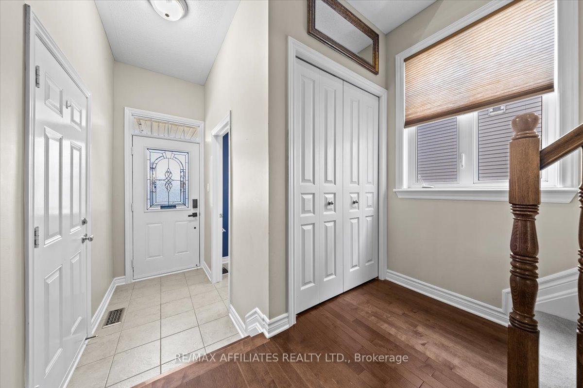 Photo 3 of 628 Everlasting Crescent, Ottawa, Springridge/East Village — HOMEH