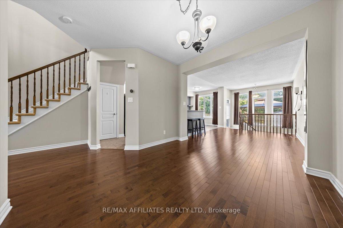 Photo 10 of 628 Everlasting Crescent, Ottawa, Springridge/East Village — HOMEH