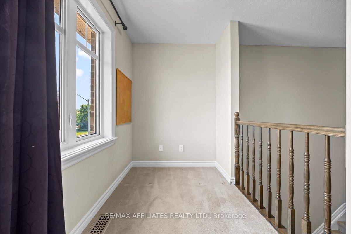 Photo 25 of 628 Everlasting Crescent, Ottawa, Springridge/East Village — HOMEH