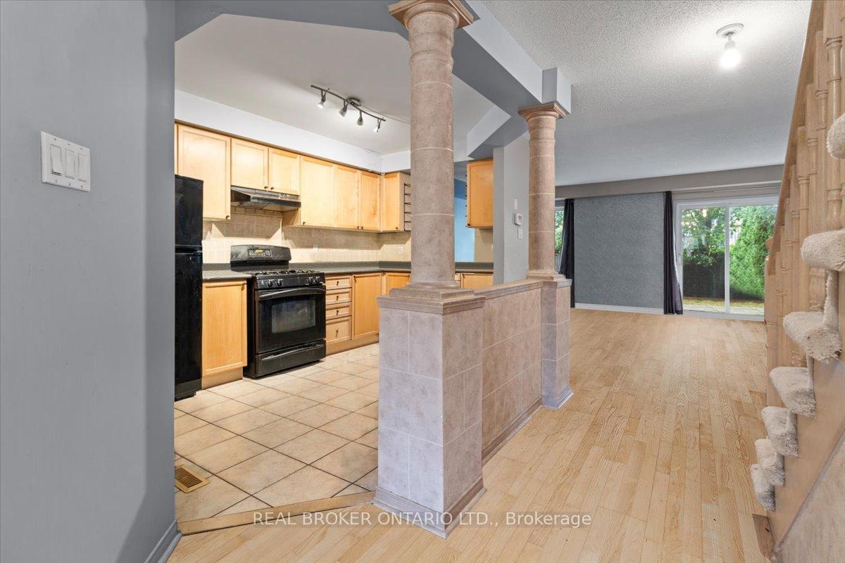 Photo 6 of 2069 Glenhampton Road, Oakville, Westmount — HOMEH