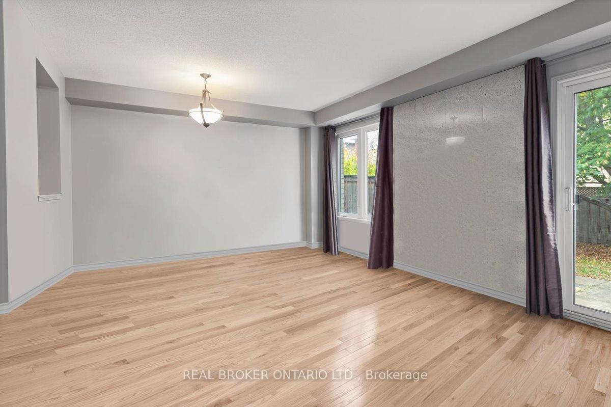 Photo 9 of 2069 Glenhampton Road, Oakville, Westmount — HOMEH