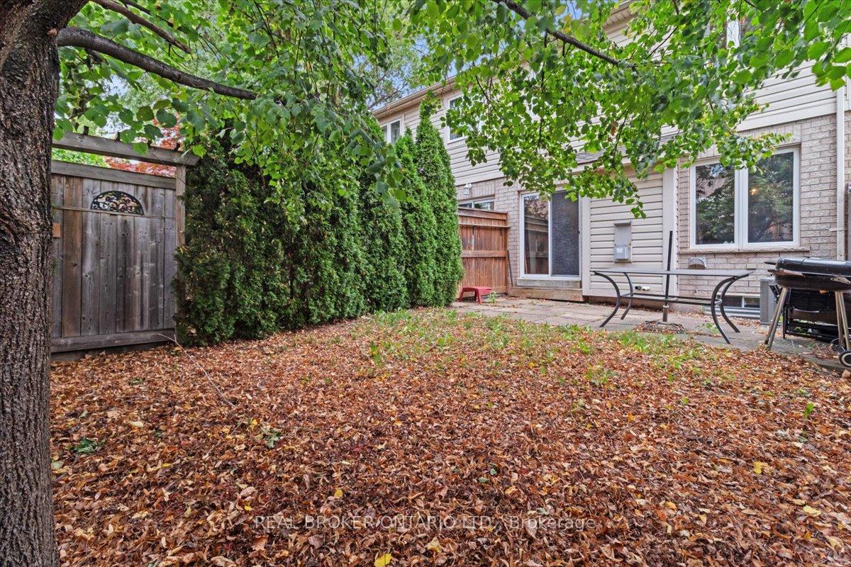 Photo 23 of 2069 Glenhampton Road, Oakville, Westmount — HOMEH