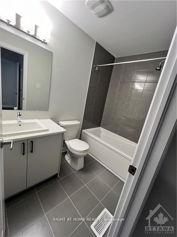 Photo 14 of 42 Jargeau Road, Ottawa, Chapel Hill South - Orleans Village — HOMEH